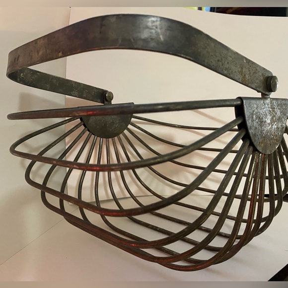Vintage metal basket - Picture 4 of 9